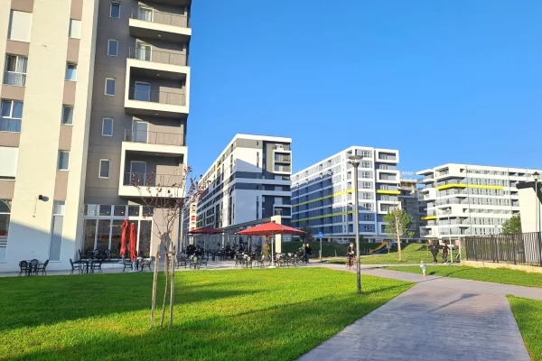 🏢 NJESI SHERBIMI NE SHITJE – UNIVERS CITY