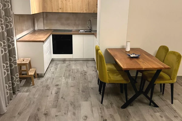 Shtepi me qera 1+1 ne Tirane - 800 Euro