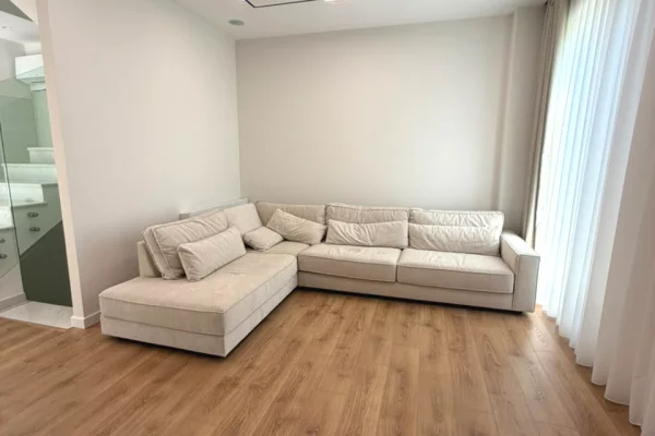 Shtepi me qera 4+1 ne Tirane - 4,000 Euro