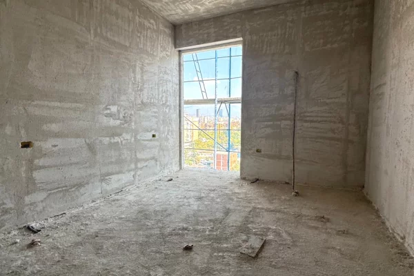 Shtepi ne shitje Apartament ne Tirane, 2+1, Mobilimi Bosh, pa mobiluar, Pagesa 172,390  Euro.