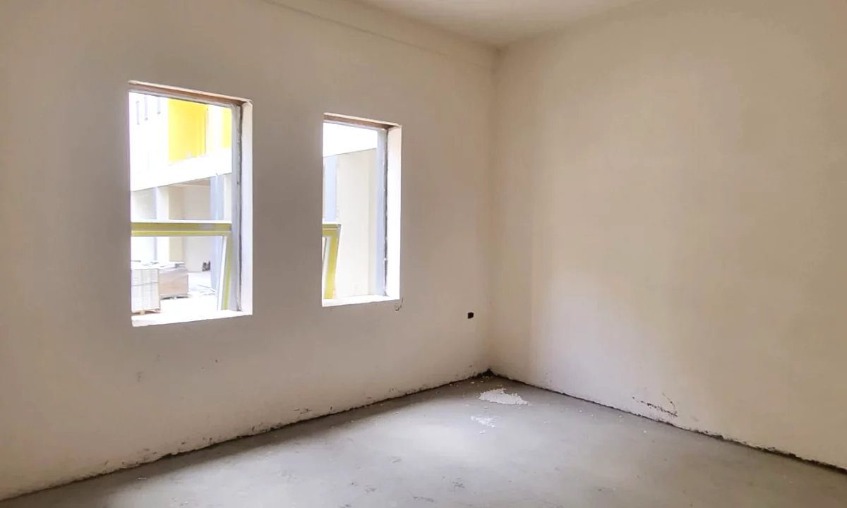 Shtepi ne shitje Apartament ne Tirane, 2+1, Mobilimi Bosh, pa mobiluar, Pagesa 140,000  Euro.