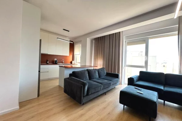 Shtepi me qera Vila Luksoze ne Tirane, 4+1, Mobilimi E mobiluar, Pagesa 250,000  Leke.