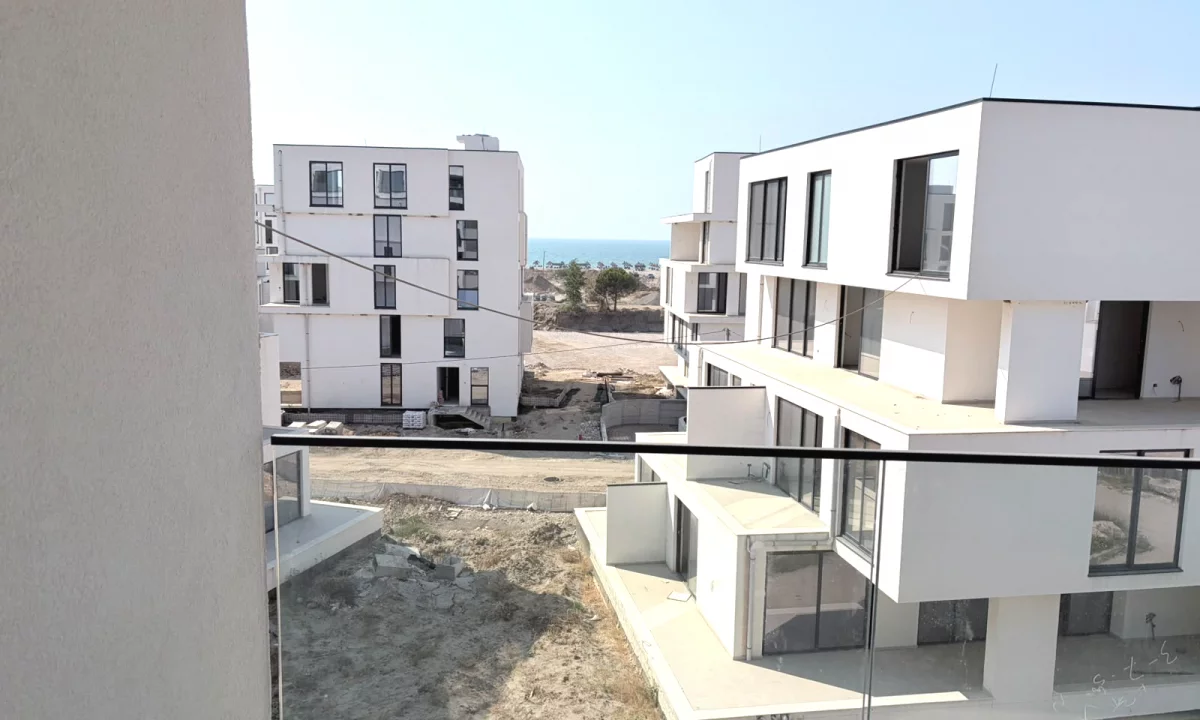 Shtepi ne shitje Apartament ne Durres, 1+1, Mobilimi Bosh, pa mobiluar, Pagesa 198,000  Euro.