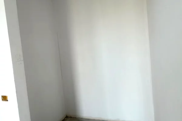 Shtepi ne shitje Apartament ne Tirane, 2+1, Mobilimi Bosh, pa mobiluar, Pagesa 290,000  Euro.