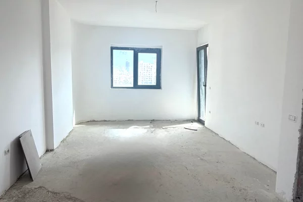 Shtepi ne shitje Apartament ne Tirane, 1+1, Mobilimi Bosh, pa mobiluar, Pagesa 190,000  Euro.