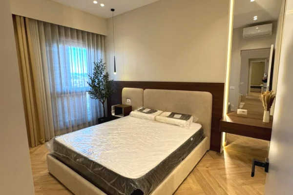 Shtepi ne shitje Apartament ne Tirane, 2+1, Mobilimi E mobiluar, Pagesa 410,000  Euro.