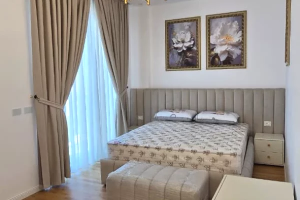 Shtepi me qera Vila Luksoze ne Tirane, 4+1, Mobilimi E mobiluar, Pagesa 3,500  Euro.