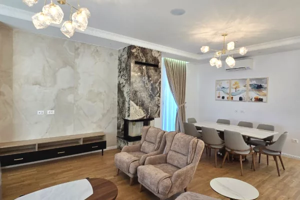 Shtepi me qera Vila Luksoze ne Tirane, 4+1, Mobilimi E mobiluar, Pagesa 3,500  Euro.