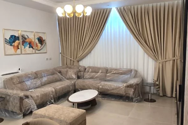 Shtepi me qera Vila Luksoze ne Tirane, 4+1, Mobilimi E mobiluar, Pagesa 3,500  Euro.