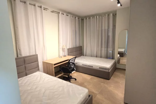 Shtepi me qera Apartament ne Tirane, 2+1, Mobilimi E mobiluar, Pagesa 900  Euro.