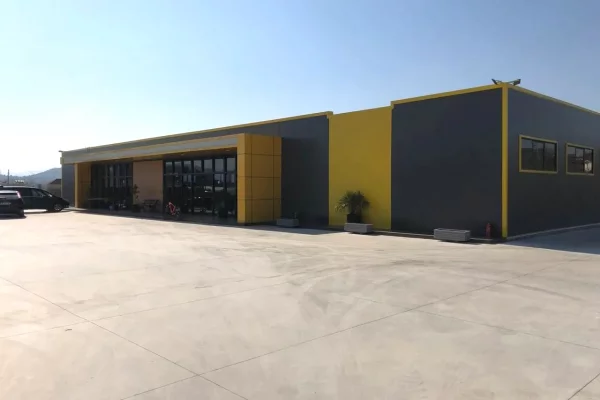 Ambient biznesi me qera 4+1 ne Tirane - 6,000 Euro