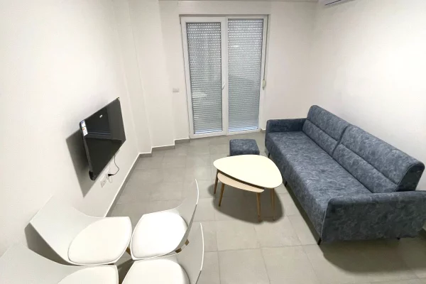 Shtepi ne shitje Apartament ne Lezhe, 1+1, Mobilimi E mobiluar, Pagesa 100,000  Euro.