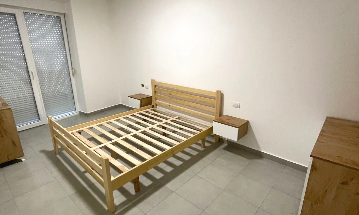 Shtepi ne shitje Apartament ne Lezhe, 1+1, Mobilimi E mobiluar, Pagesa 100,000  Euro.