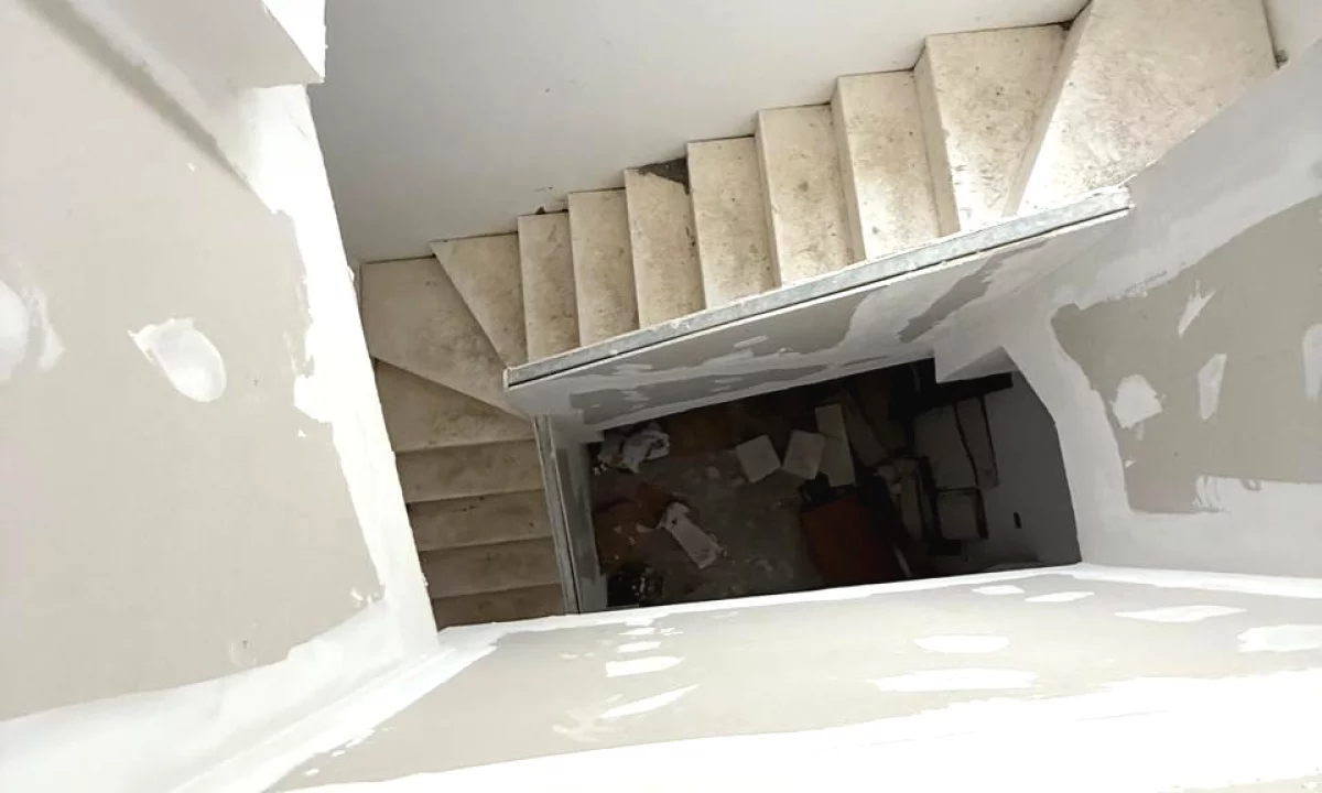 Luxury villas for sale in Tirana 3+1, Emty