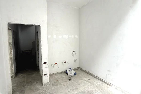 Luxury villas for sale in Tirana 4+1, Emty