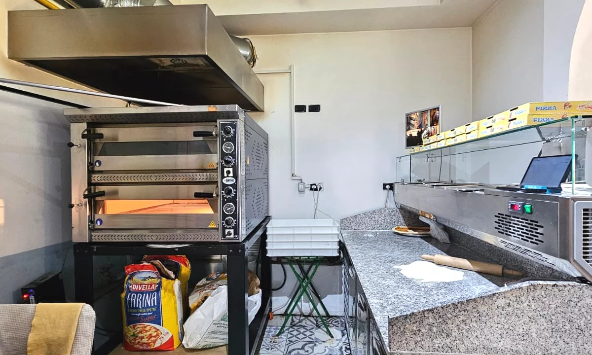 Shitet Biznes Bar–Piceri!