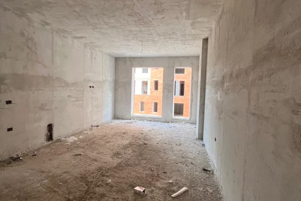 Shtepi ne shitje Apartament ne Tirane, 2+1, Mobilimi Bosh, pa mobiluar, Pagesa 112,350  Euro.