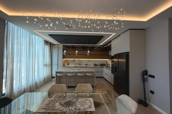 Shtepi ne shitje Duplex(shtepi me 2 kate) ne Tirane, 3+1, Mobilimi E mobiluar, Pagesa 3,500  Euro.