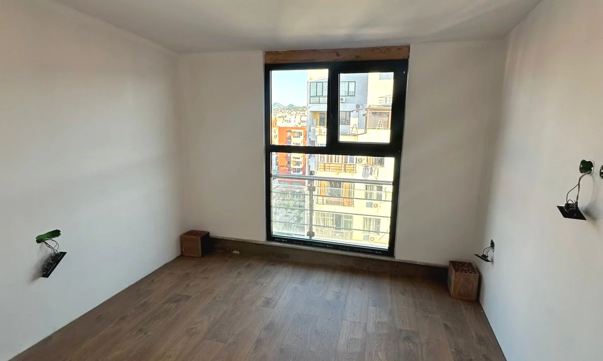 Shtepi ne shitje Apartament ne Tirane, 2+1, Mobilimi Bosh, pa mobiluar, Pagesa 290,000  Euro.