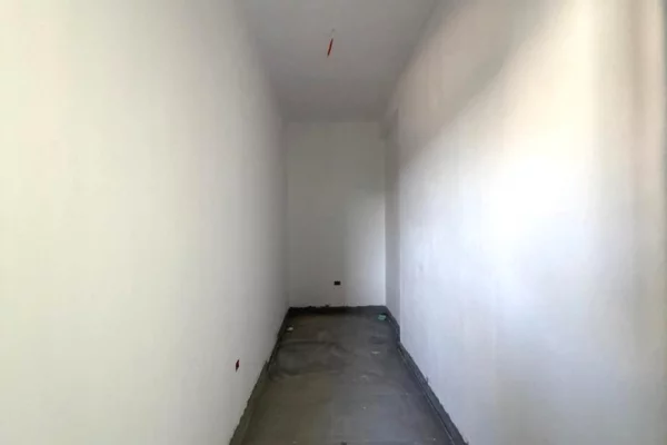 Shtepi ne shitje Apartament ne Tirane, 3+1, Mobilimi Bosh, pa mobiluar, Pagesa 223,500  Euro.