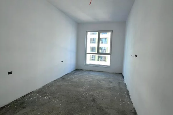 Shtepi ne shitje Apartament ne Tirane, 3+1, Mobilimi Bosh, pa mobiluar, Pagesa 223,500  Euro.
