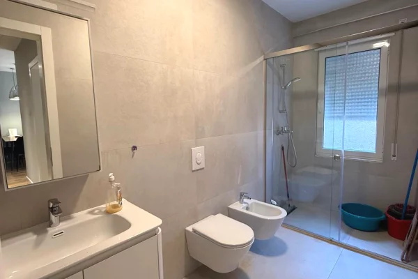 Shtepi me qera Apartament ne Tirane, 1+1, Mobilimi E mobiluar, Pagesa 700  Euro.