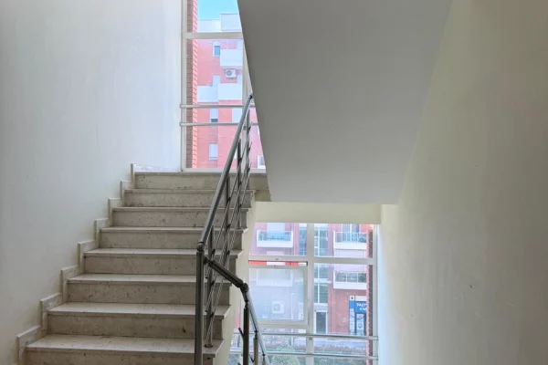 Shtepi me qera Apartament ne Tirane, 1+1, Mobilimi E mobiluar, Pagesa 700  Euro.