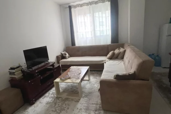Shtepi ne shitje Apartament ne Tirane, 2+1, Mobilimi E mobiluar, Pagesa 110,000  Euro.