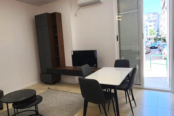 Shtepi me qera Apartament ne Tirane, 1+1, Mobilimi E mobiluar, Pagesa 500  Euro.