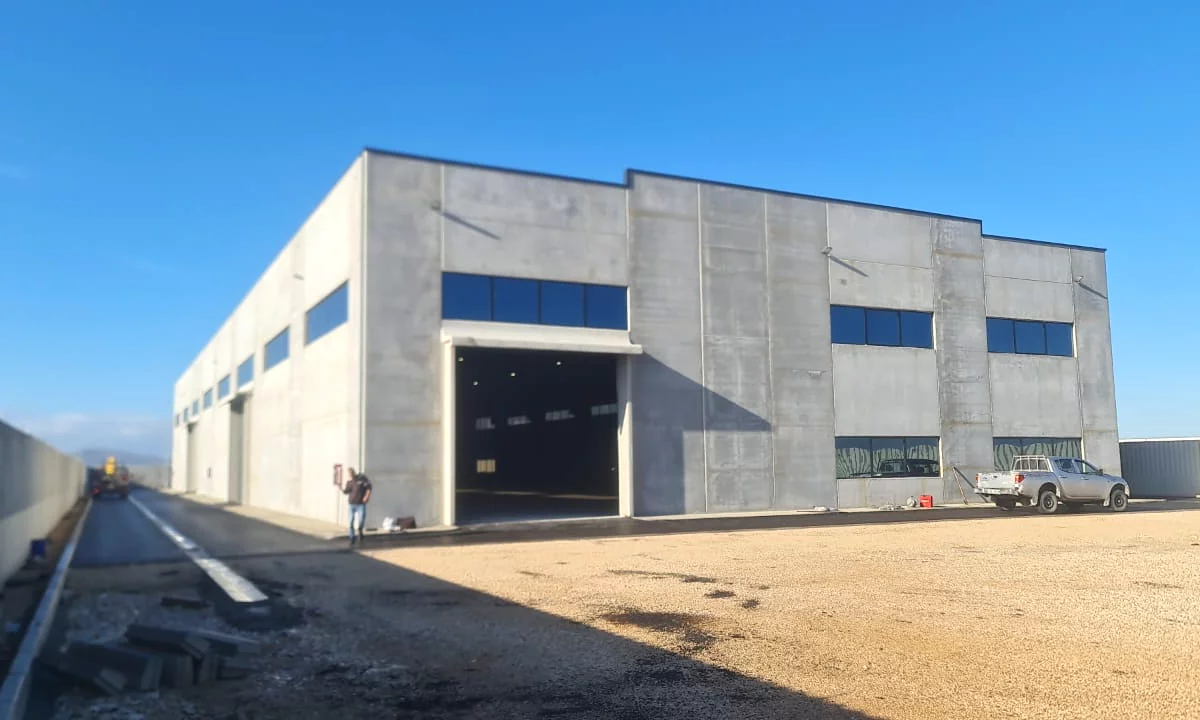 🏭✨ Kapanon Industrial me Qira – Porto Romano!