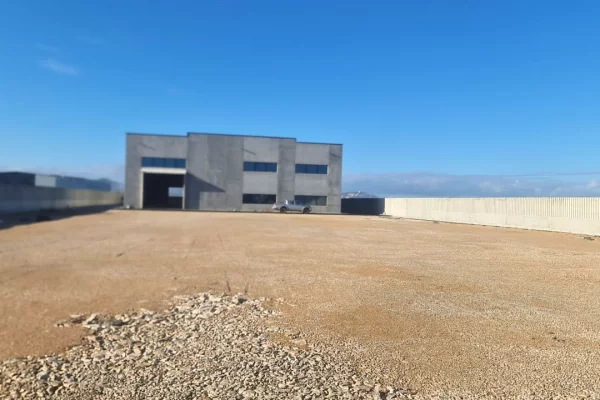 🏭✨ Kapanon Industrial me Qira – Porto Romano!