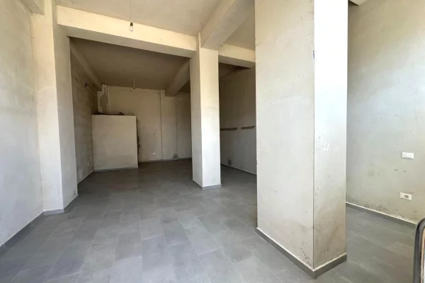 Ambient biznesi me qera 1+1 ne Tirane - 55,000 Leke