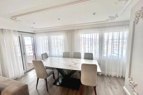 Shtepi ne shitje Apartament ne Sarande, 2+1, Mobilimi E mobiluar, Pagesa 255,000  Euro.