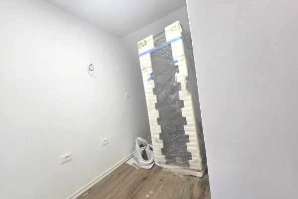 Shtepi me qera Apartament ne Tirane, 1+1, Mobilimi Bosh, pa mobiluar, Pagesa 800  Euro.