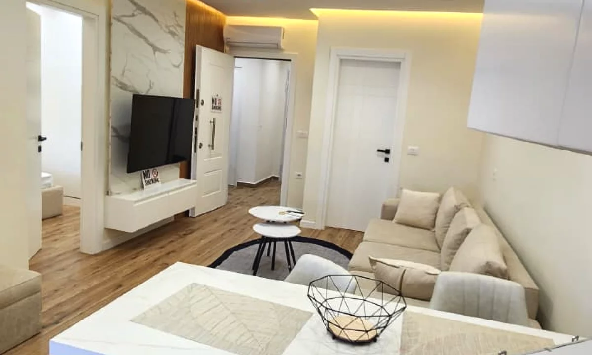 Shtepi me qera Apartament ne Tirane, 1+1, Mobilimi E mobiluar, Pagesa 60,000  Leke.