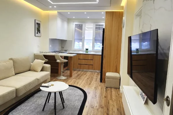 Shtepi me qera Apartament ne Tirane, 1+1, Mobilimi E mobiluar, Pagesa 60,000  Leke.