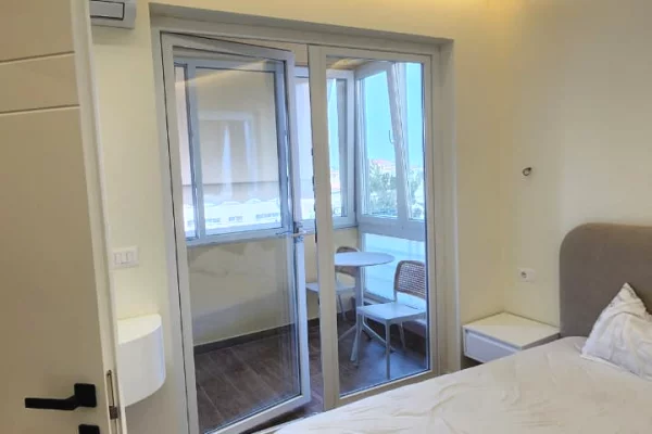 Shtepi me qera Apartament ne Tirane, 1+1, Mobilimi E mobiluar, Pagesa 60,000  Leke.