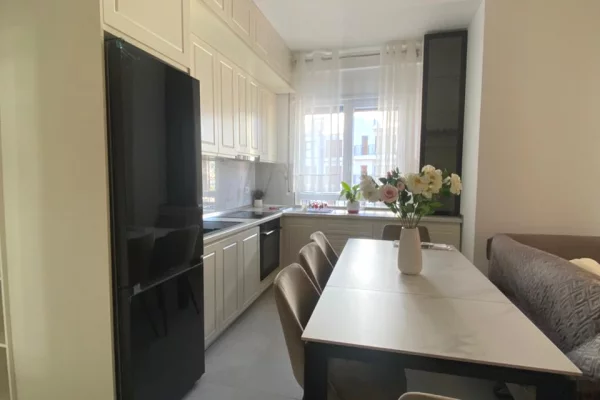 Shtepi me qera Apartament ne Tirane, 2+1, Mobilimi E mobiluar, Pagesa 1,000  Euro.
