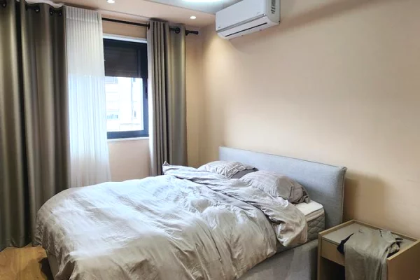 Shtepi ne shitje Apartament ne Tirane, 2+1, Mobilimi E mobiluar, Pagesa 350,000  Euro.