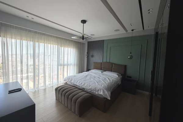 Shtepi me qera Duplex(shtepi me 2 kate) ne Tirane, 3+1, Mobilimi E mobiluar, Pagesa 3,200  Euro.