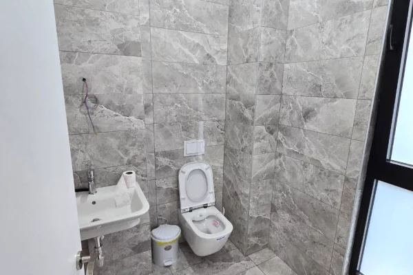 🏢 Zyre me qira – Square 21!