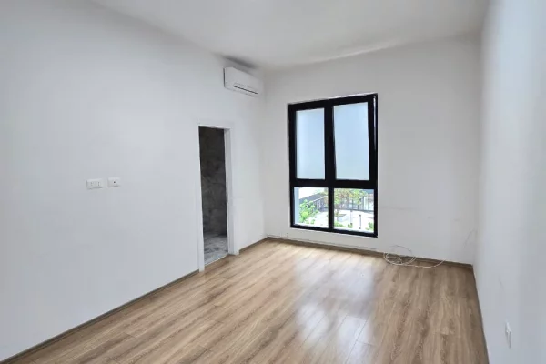 🏢 Zyre me qira – Square 21!