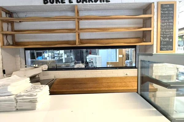 🏢 Njesi Komerciale ne shitje – Pasticeri & Furre Buke (Rruga e Kavajes)!