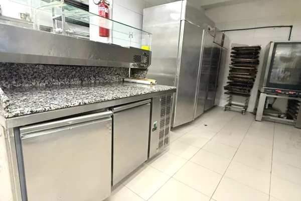 🏢 Njesi Komerciale ne shitje – Pasticeri & Furre Buke (Rruga e Kavajes)!