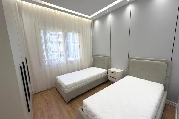 Shtepi ne shitje Apartament ne Tirane, 2+1, Mobilimi E mobiluar, Pagesa 21,500,000  Leke.