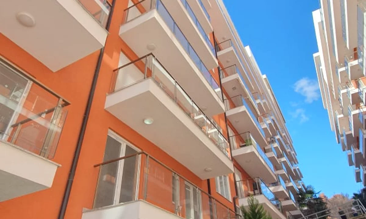 Shtepi ne shitje Apartament ne Lezhe, 1+1, Mobilimi Bosh, pa mobiluar, Pagesa 117,000  Euro.