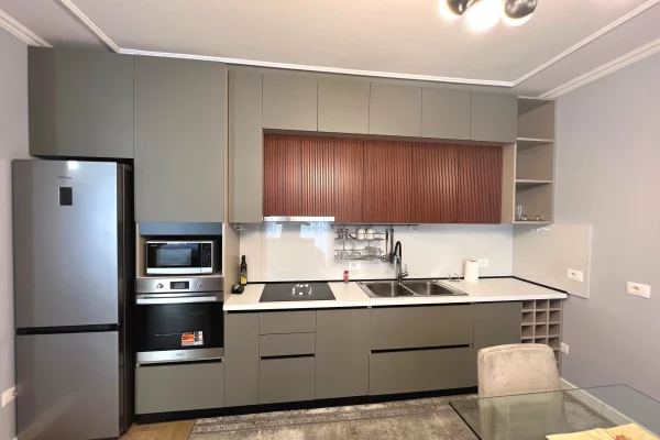 Shtepi me qera Apartament ne Tirane, 2+1, Mobilimi E mobiluar, Pagesa 1,000  Euro.