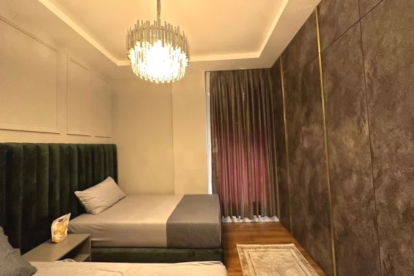 Shtepi me qera Apartament ne Tirane, 2+1, Mobilimi E mobiluar, Pagesa 1,300  Euro.