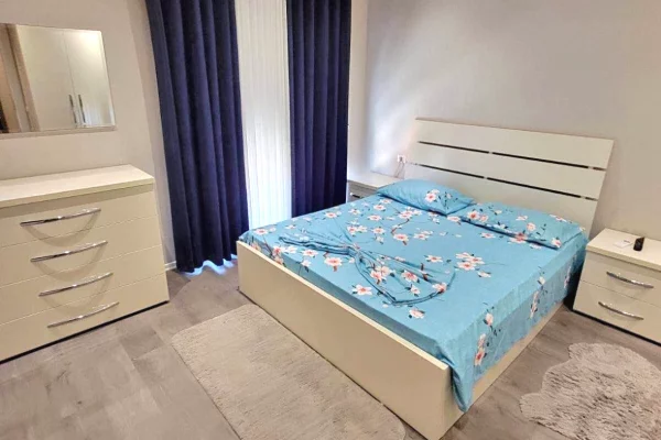 Shtepi me qera Apartament ne Tirane, 2+1, Mobilimi E mobiluar, Pagesa 80,000  Leke.