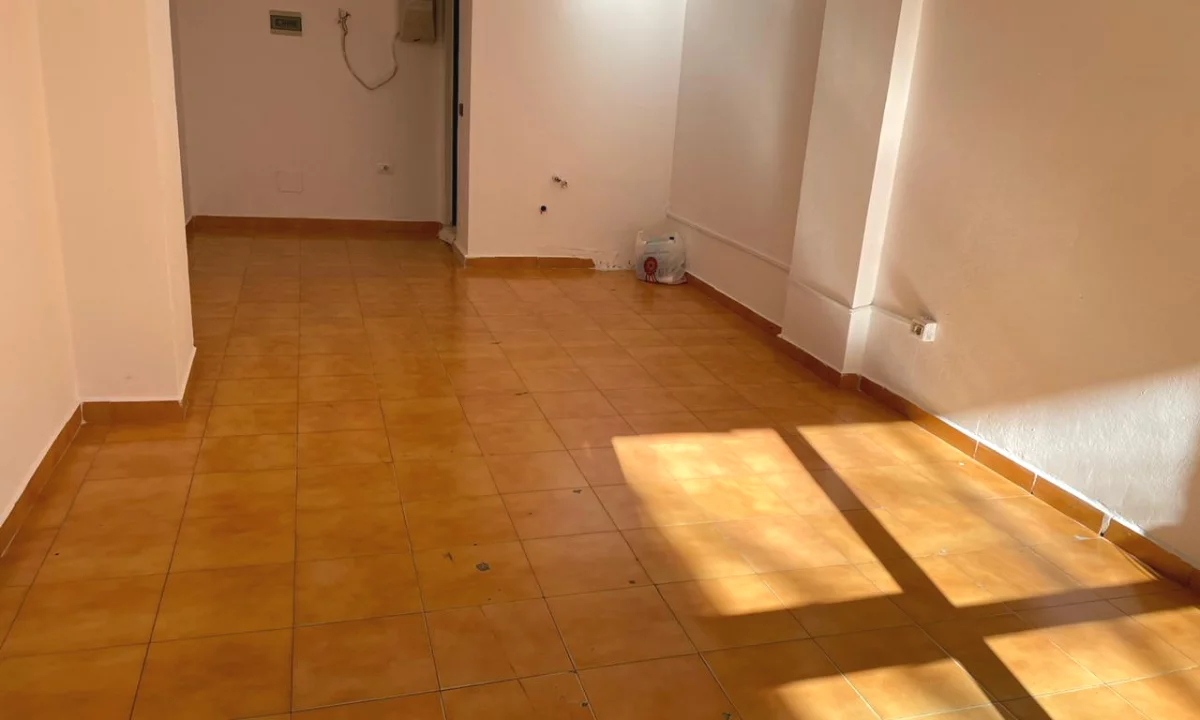 Shtepi me qera Apartament ne Tirane, 2+1, Mobilimi E mobiluar, Pagesa 80,000  Leke.